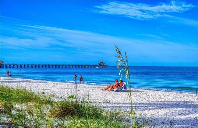 Foto del edificio - ***3 BEDROOM + DEN/3 BATH***OLDE NAPLES***...