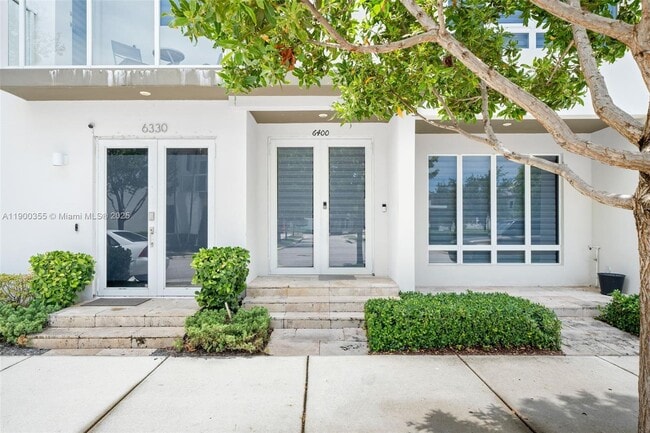 Foto del edificio - 6400 NW 105th Pl