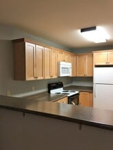 Building Photo - 75 Sumner Ln