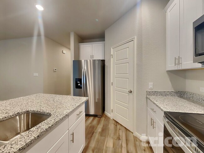 Foto del edificio - 13643 Emerson Wy