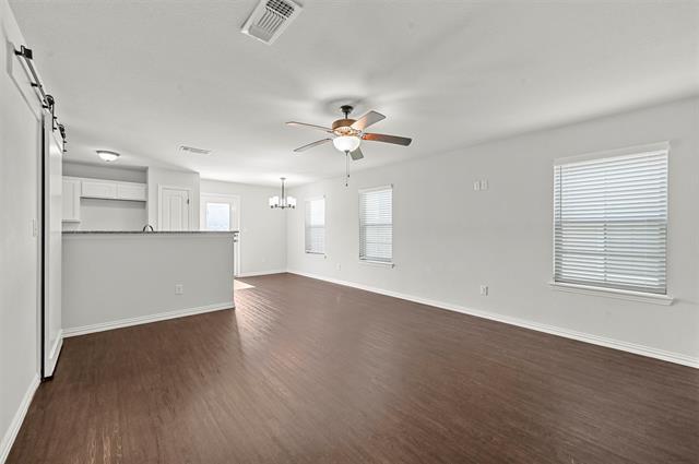 Foto del edificio - 236 W Lake Ave