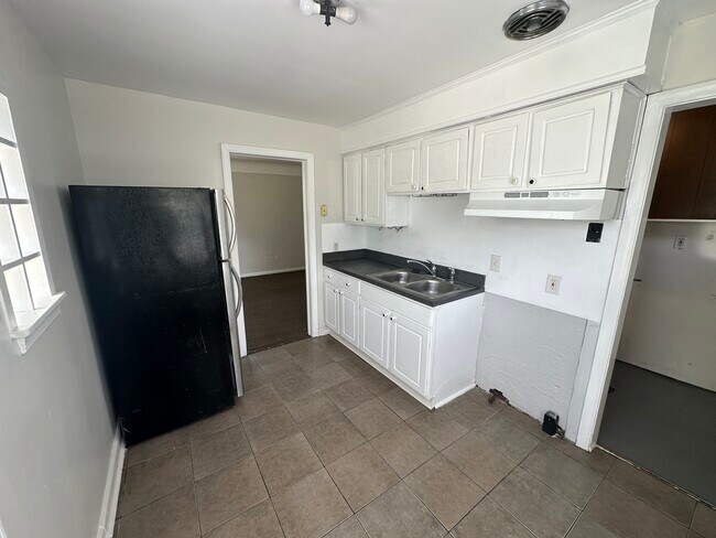 Foto del edificio - 22788 Rosalind Ave