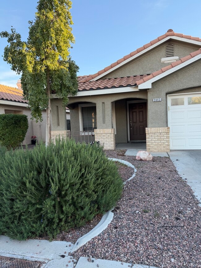 Building Photo - 2443 Avenida Flores