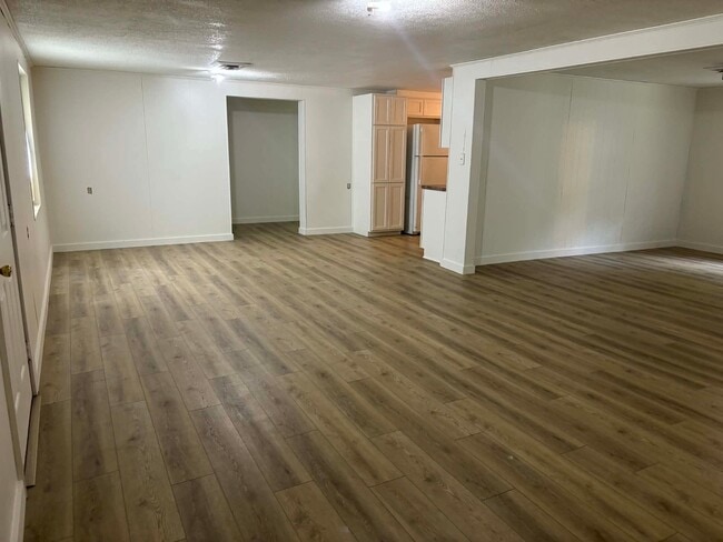 Foto del edificio - 401 E Boles St