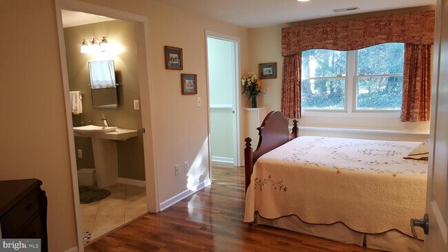 Building Photo - 4311 Braeburn Dr
