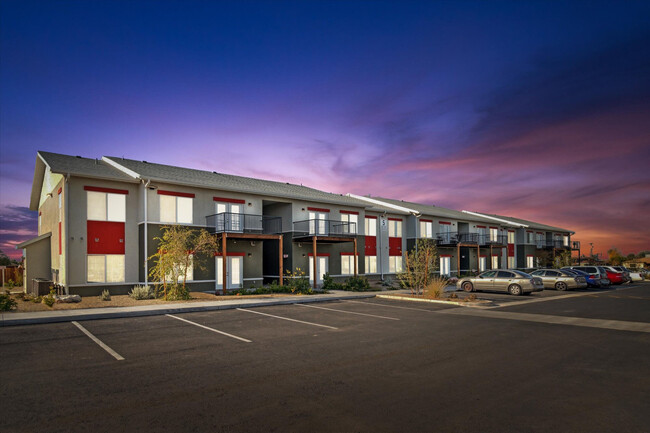 Foto del edificio - Sunland Flats