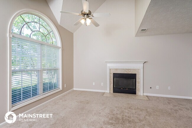 Building Photo - 10419 Leven Blvd