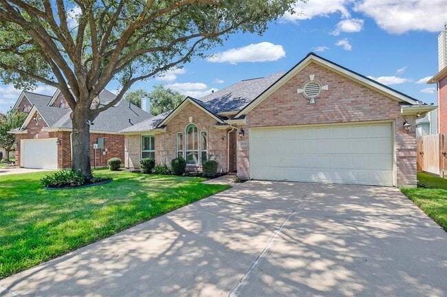 Foto del edificio - 21734 Maple Bluff Dr