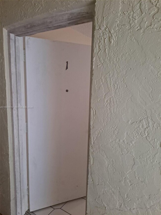 Foto del edificio - 10765 SW 4th St