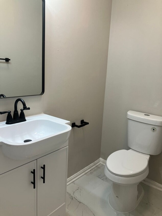 Building Photo - Highlandtown Charm with Washer & Dryer | Stylish Updates on Mt Pleasant Ave