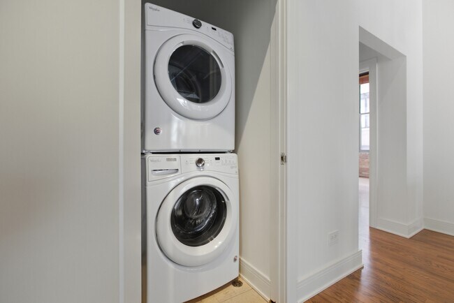 Foto del edificio - 525 W Superior St