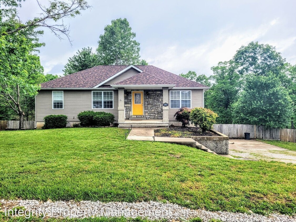 3 br, 3 bath House 15857 Terris House for Rent in Saint Robert, MO