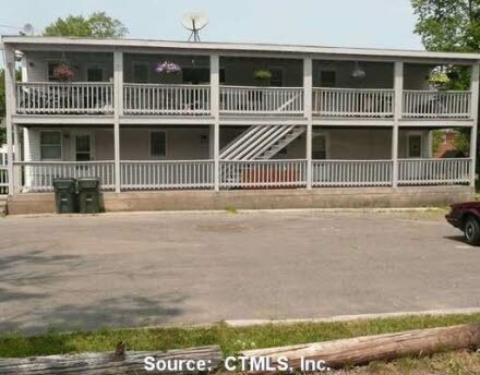 Foto del edificio - 15 East Granby Rd