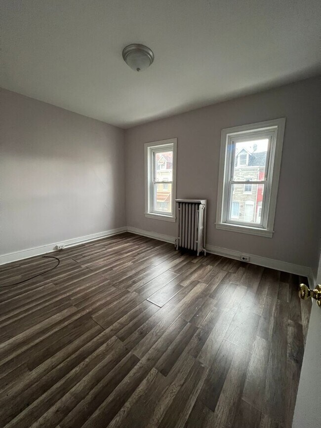Foto del edificio - Reading 3 BR Townhome For Rent