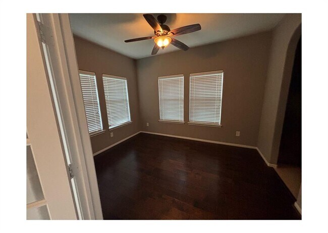 Building Photo - 15518 Huddleston Dr