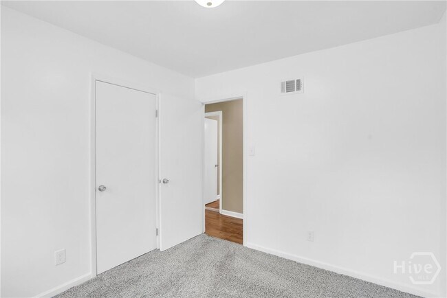 Foto del edificio - 2222 Bacon Park Dr