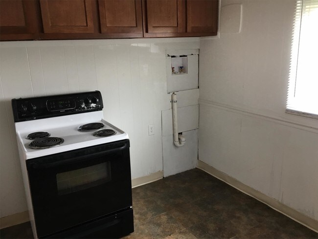 Building Photo - 3644 Cushing Dr