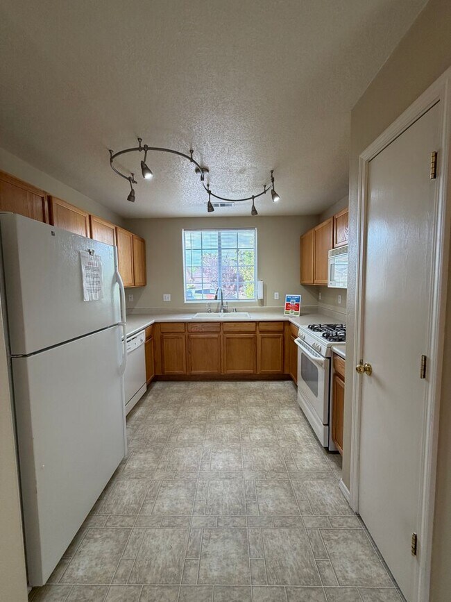 Foto del edificio - 7704 Woodstar Ave NW