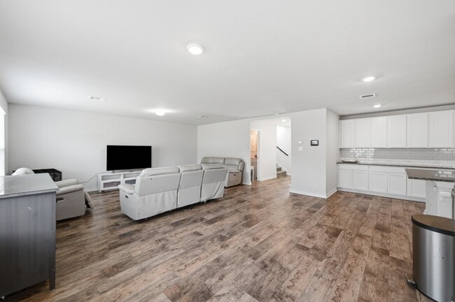 Building Photo - 13106 Minuet Sway
