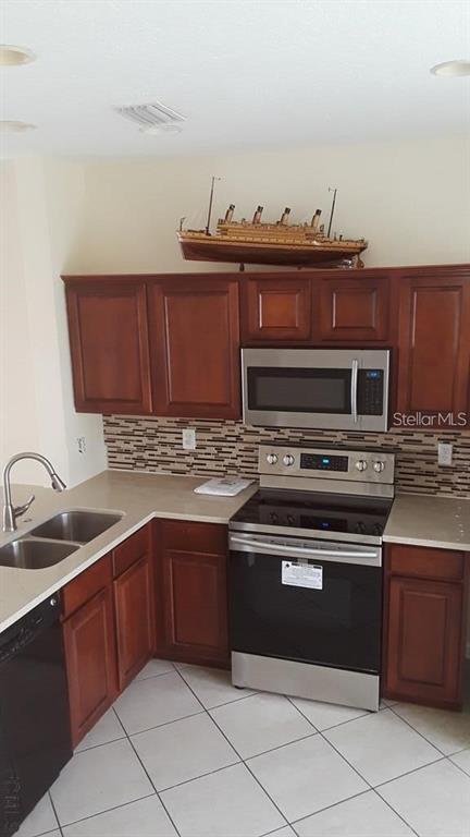 Building Photo - 3640 Summerlin Ln N
