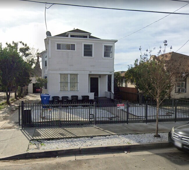 Foto del edificio - 1236 W 22nd St