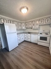 Building Photo - 454 Market St