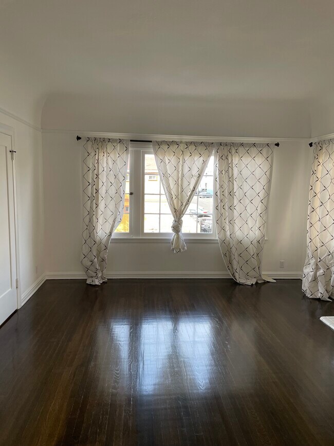 Foto del edificio - 5548 Sierra Vista Ave