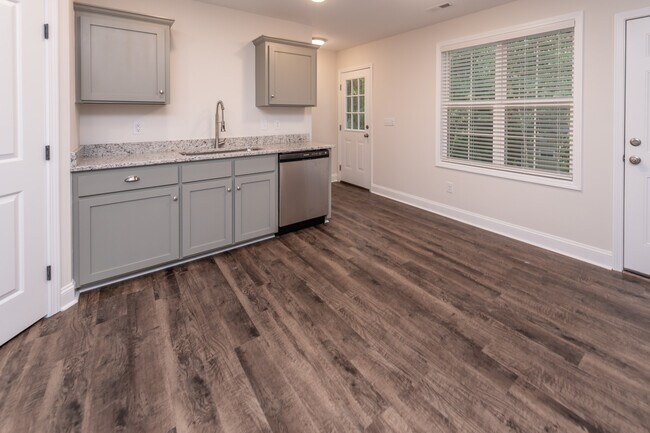 Foto del edificio - 103 Long Ave NE