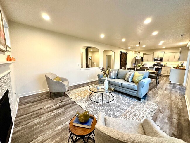 Foto del edificio - 2572 NW Hemlock Way