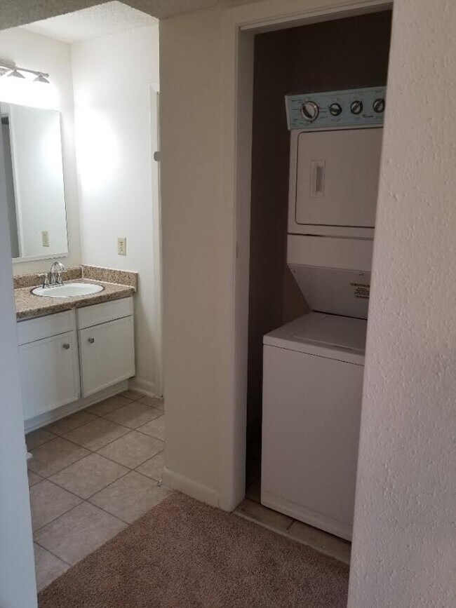 2100 Pasadena Ave Unit 308, Metairie, LA 70001 Apartments in Metairie