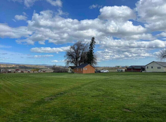 Foto del edificio - 810 Watt Canyon Rd