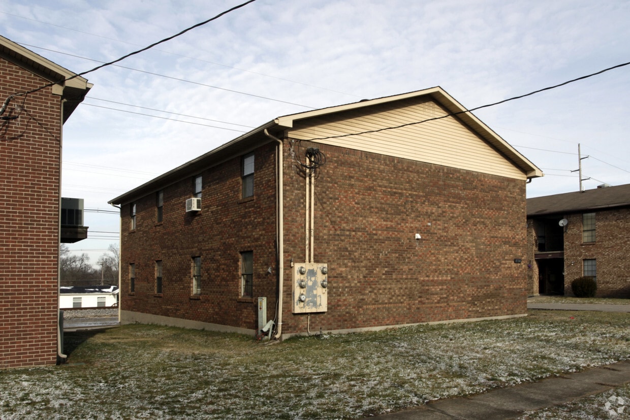 Building Photo - 8504 Standing Oak Dr