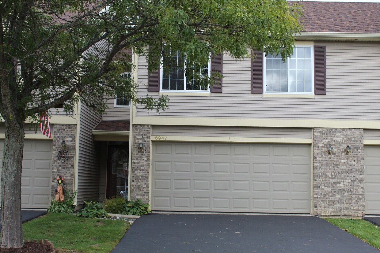 Primary Photo - 6947 Brightwater Dr