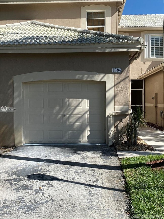 Building Photo - 1888 Salerno Cir