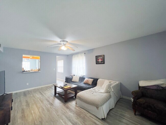 Foto del edificio - 26729 Little John Ct