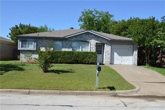 Building Photo - 240 Stallion Dr