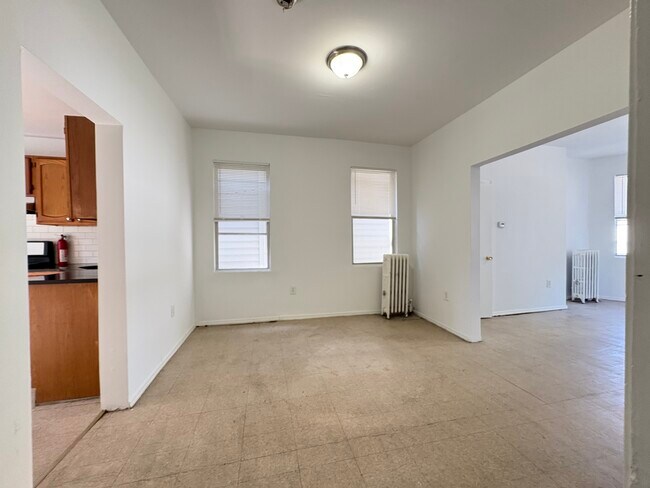Foto del edificio - 111 Winfield Ave