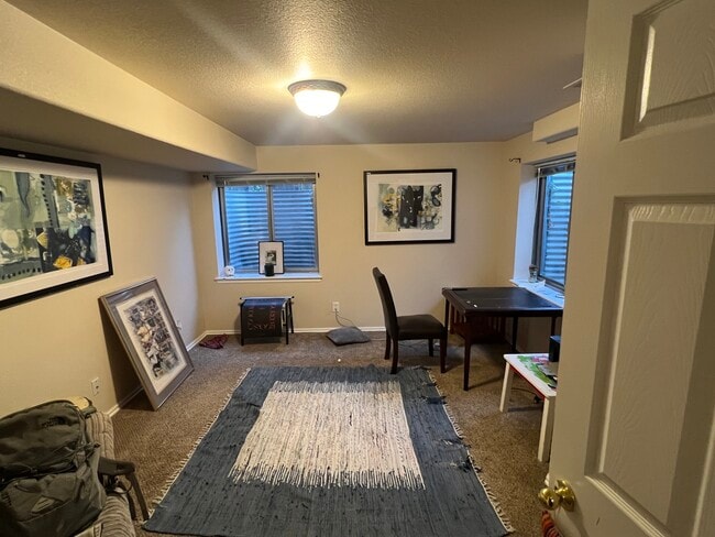 Romm 1 - 11681 Elizabeth Pl