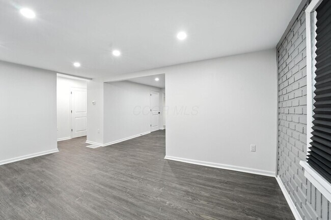 Foto del edificio - 354 Fernhill Ave