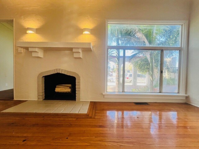 Primary Photo - 4766 Point Loma Ave