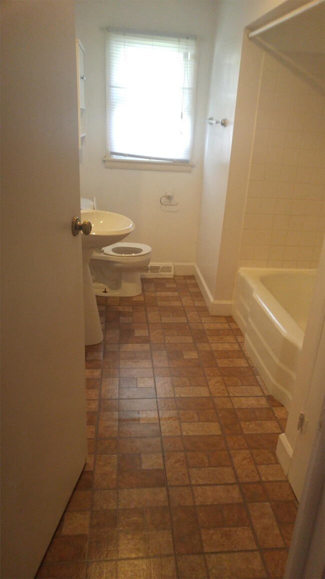 Foto del edificio - 880 Ferndale St