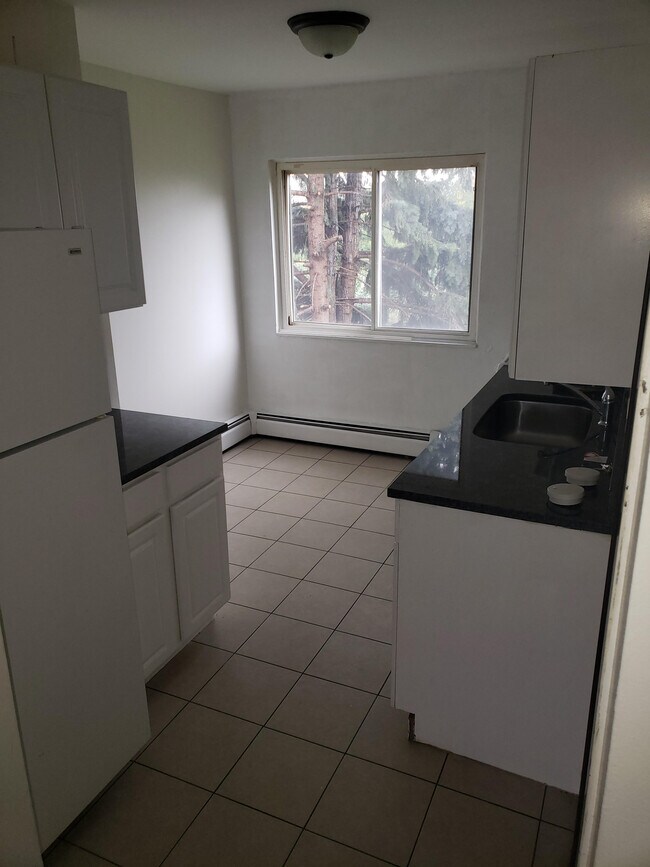 Foto del edificio - 345 W Hawthorne Cir