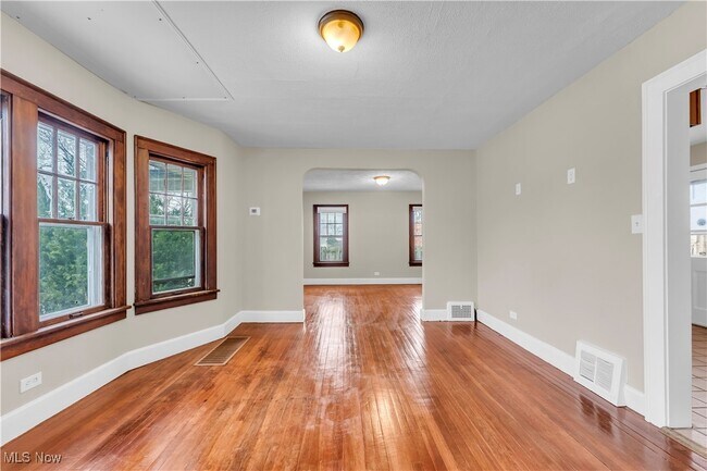 Foto del edificio - 221 E 266th St