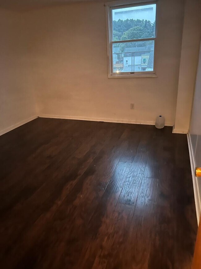 Foto del edificio - 821 E Pine St