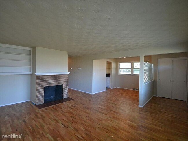 Foto del edificio - 3 br, 1.5 bath House - 2625 N Shirley St