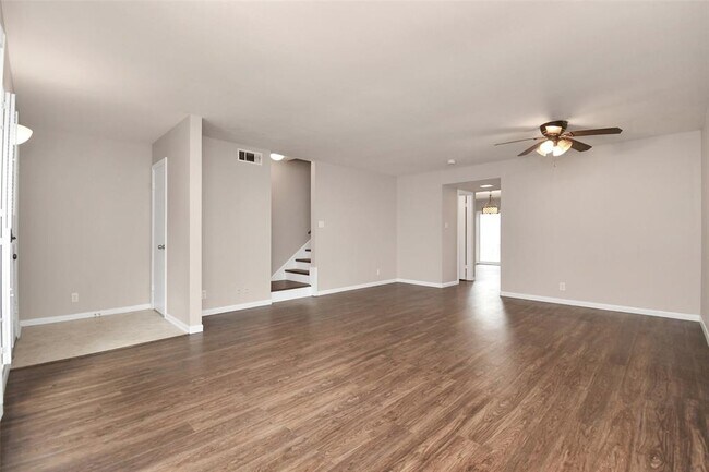 Foto del edificio - 6307 Briar Rose Dr