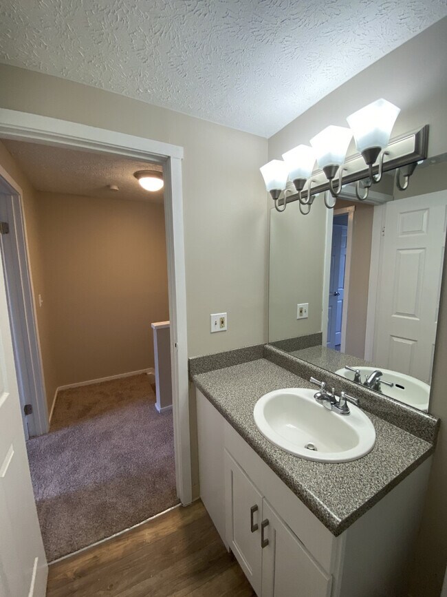 Worthington Commons Townhomes Apartments Columbus, OH