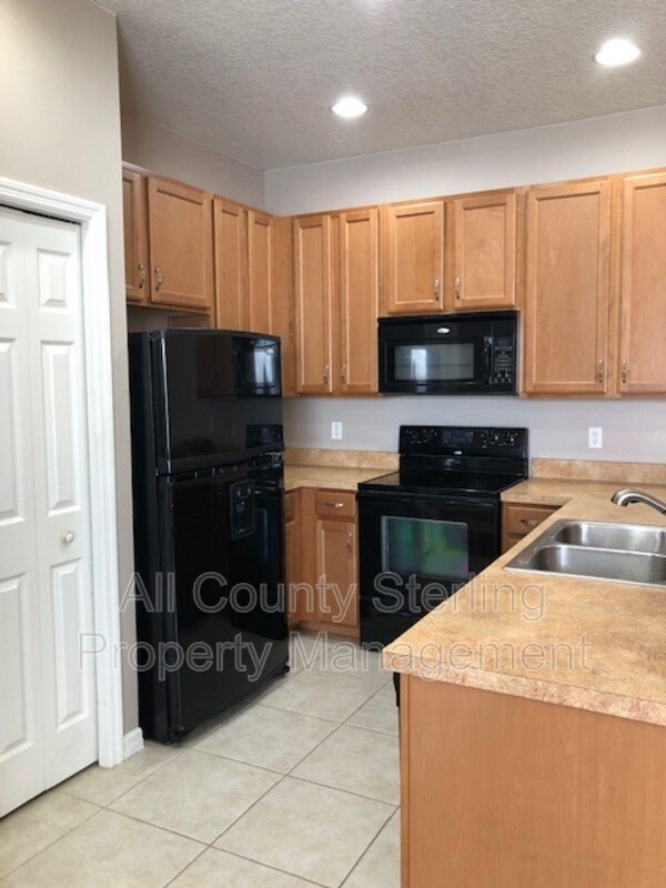 Building Photo - 7021 Kirkland Way