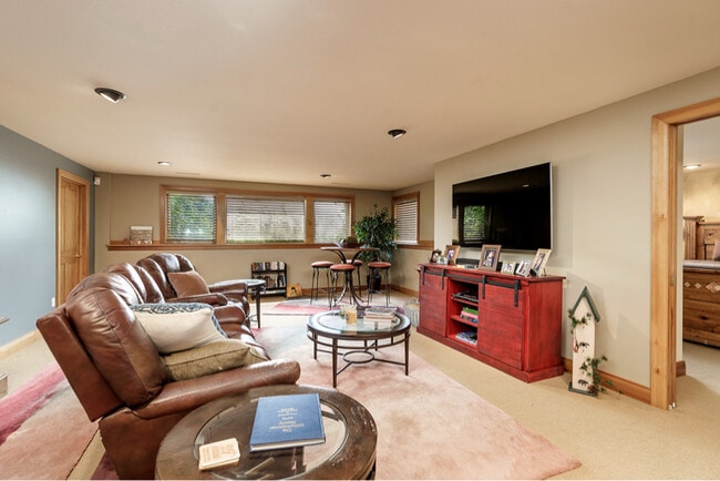 Foto del edificio - 3322 Stoney Ridge Rd