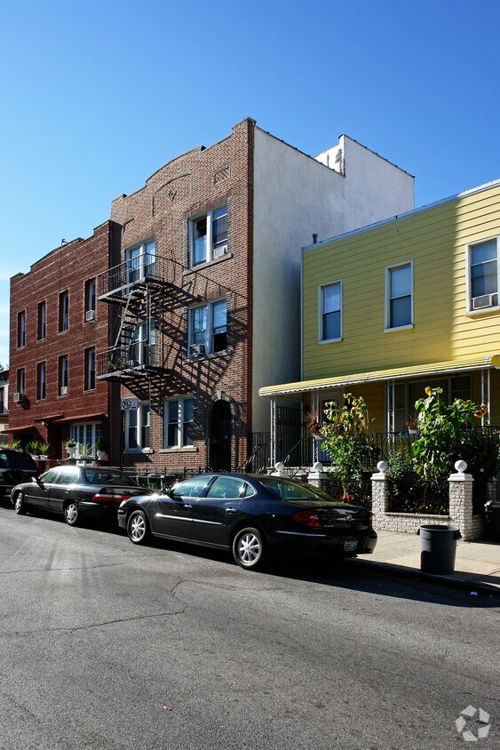 Building Photo - 190 19th St